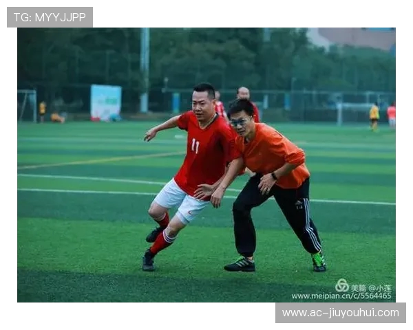 围绕咸丰足球协会年会会长推动地区青少年足球发展战略研讨新方向